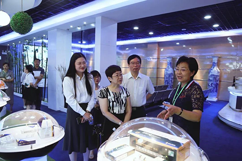 宜昌人福与和记H88进行研发战术合作互换会