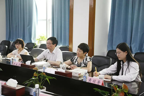 和记H88临床前钻研副总裁兼机构掌管人彭双清教授，药效部执行主任董文心，药代安评项目掌管人龙娜等