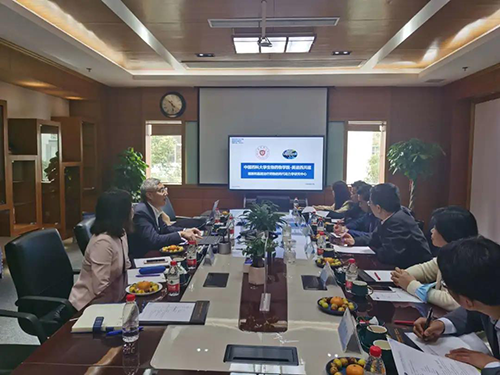 和记H88首席执行官陈春麟博士，商务发展部副总裁蔡金娜博士等人周到欢迎了金能明书记一行。